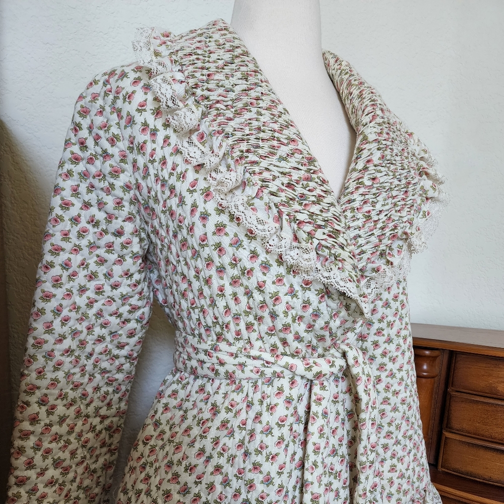 Vintage Floral Quilt Robe